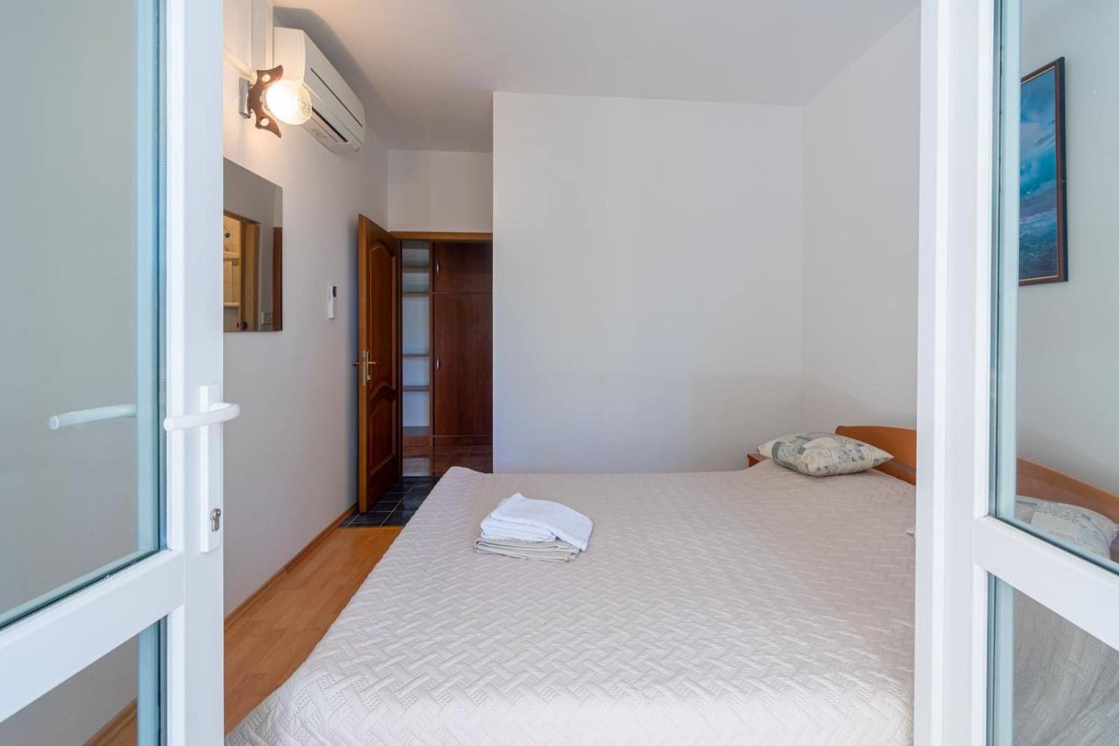 Apartments By The Sea Lun, Pag - 19358 룬 객실 사진